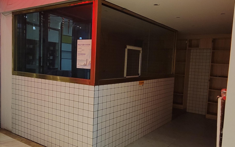 貴鹽大廈商用門面1樓4號(hào)