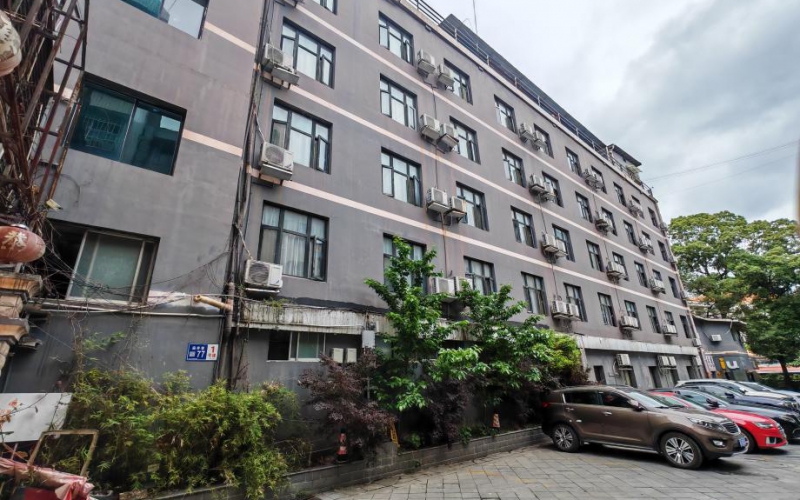 貴州省機(jī)關(guān)事務(wù)管理局國(guó)有資產(chǎn)管理服務(wù)中心貴陽市云巖區(qū)扁井巷77號(hào)1棟1-7層、餐廳、鍋爐房招租