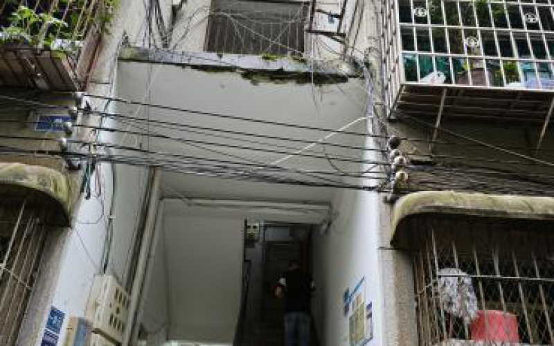 云巖區(qū)寶山北路180號(hào)兩處資產(chǎn)轉(zhuǎn)讓（持有方：貴州省機(jī)關(guān)事務(wù)管理局國(guó)有資產(chǎn)管理服務(wù)中心）