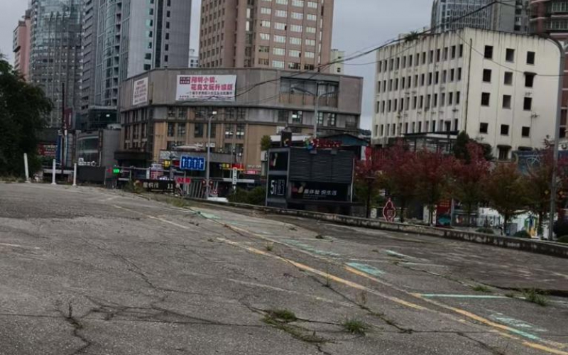 貴州省機(jī)關(guān)事務(wù)管理局國有資產(chǎn)管理服務(wù)中心貴陽市云巖區(qū)城基路停車場(chǎng)及附屬用房招商